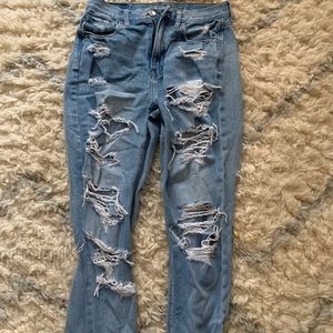 AE Light washed Jeans very ripped